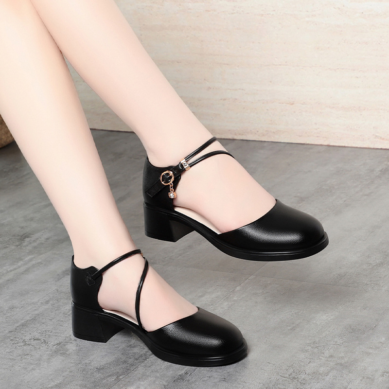 Sepatu Hak Blok Sedang 4.5cm M - Bandage ulasan dan harga
